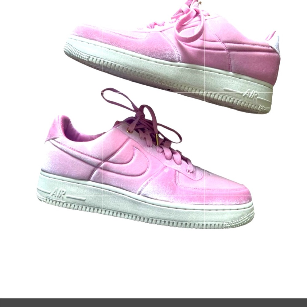 Nike Air Force 1 Low 07 Premium PINK VELOUR. Mens 8.5 equals Womens 10.5